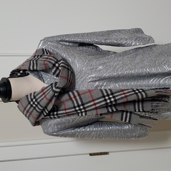 Burberry Scarf - Picture 1 of 6